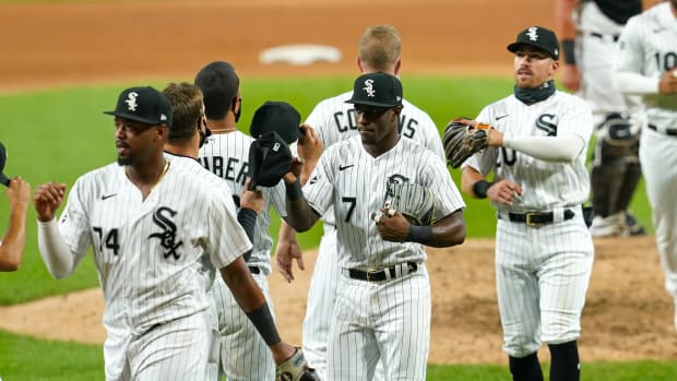 Eloy Jiménez Tim Anderson W v DET 2020-08-17 (Mike Dinovo) USATSI_14756592